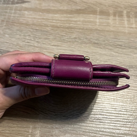 GUCCI Abbey GG Chishima Bifold Purple Leather Wallet - Picture 8 of 13